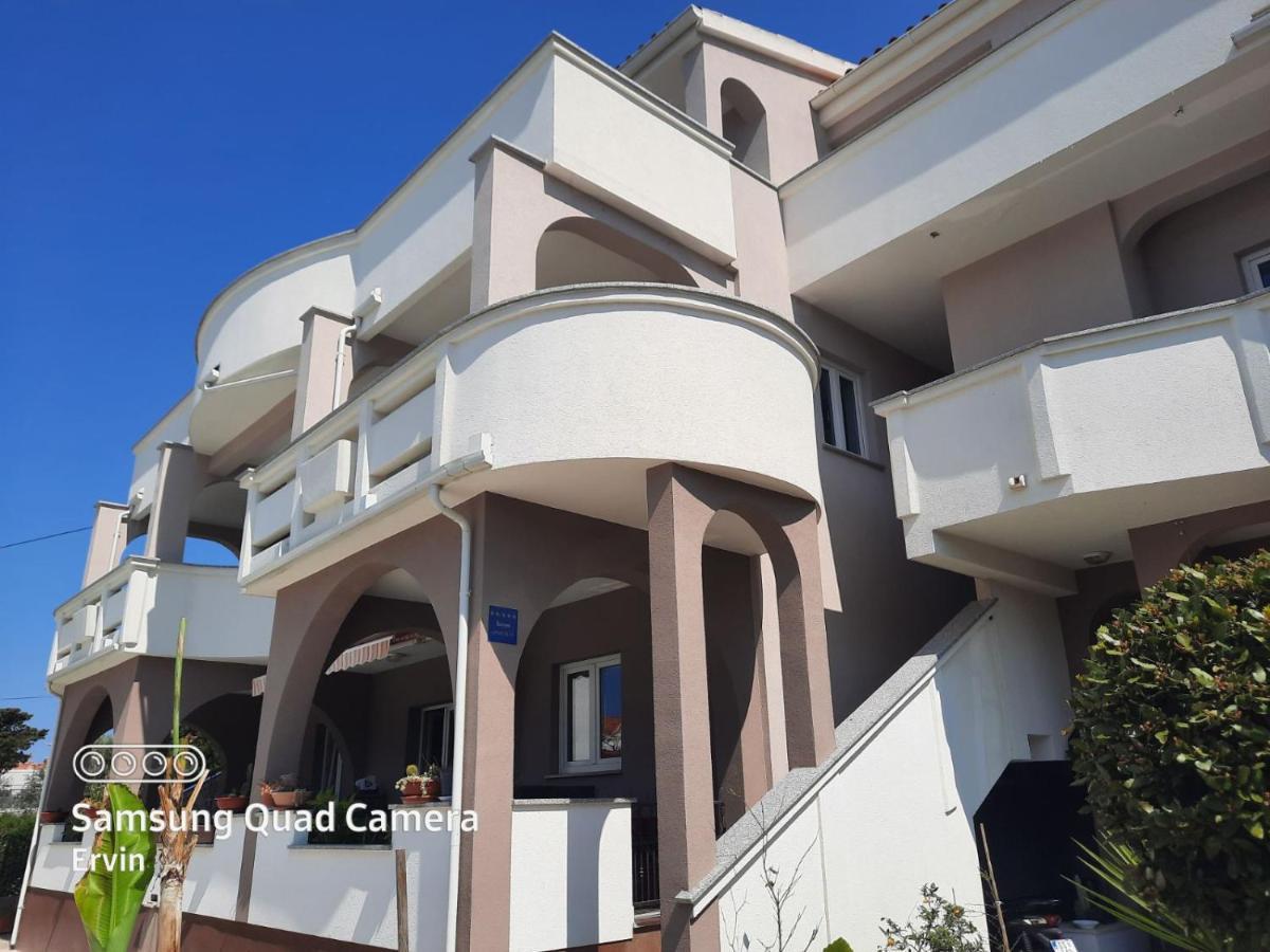 Apartments Dorotea Novalja Exterior foto